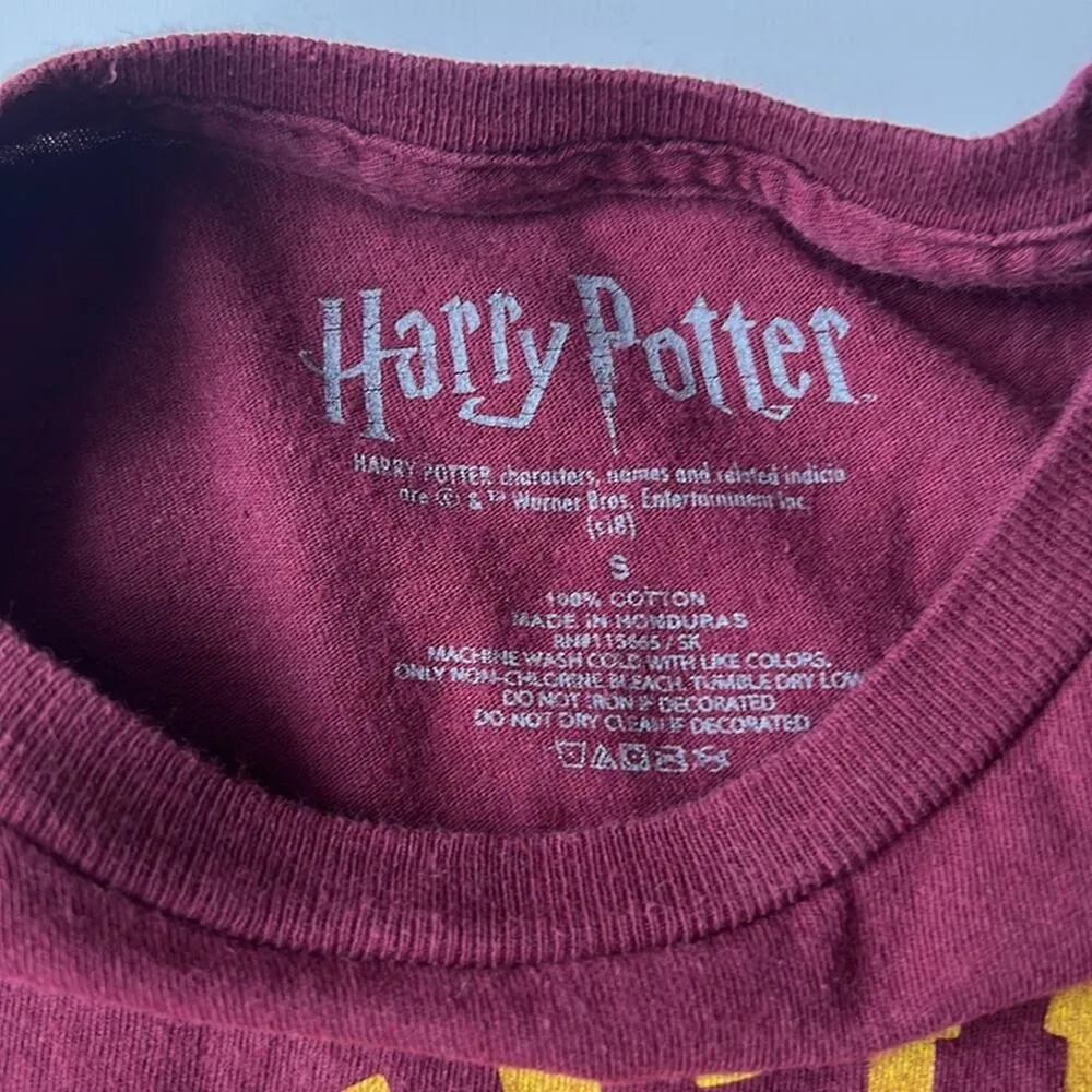 Harry Potter Gryffindor Quidditch Short Sleeve Tee in Maroon Yellow Size S - Image 6