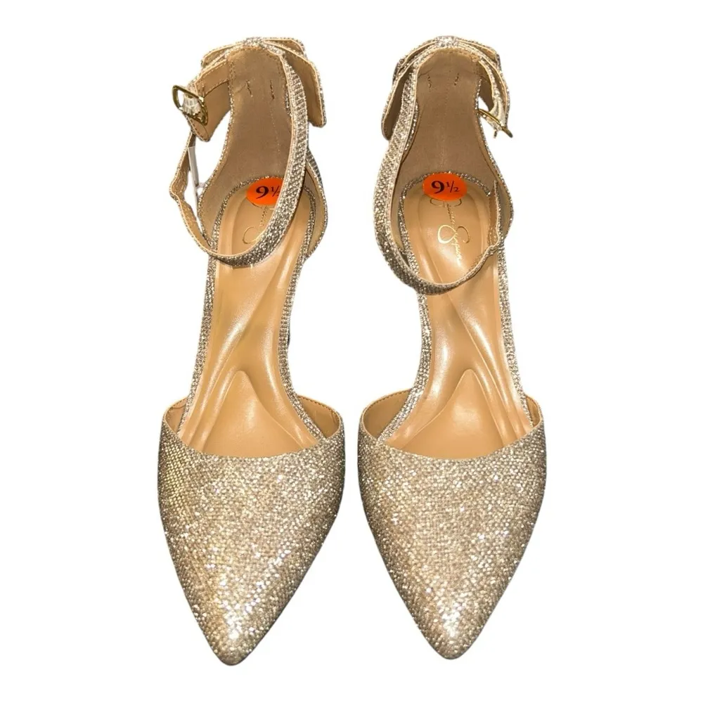 Jessica Simpson Whispie Pump heels In Gold. Brand new size 9.5 M - Image 2