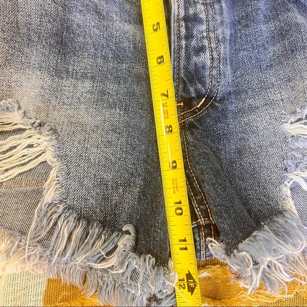 Free People We The Free Distressed Denim Shorts Button Fly Size 27 Feeling Good - Image 9