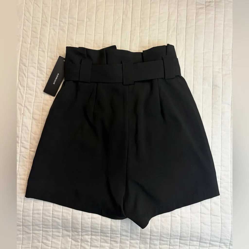 Lulus  black paper bag waist shorts NWT - Image 5
