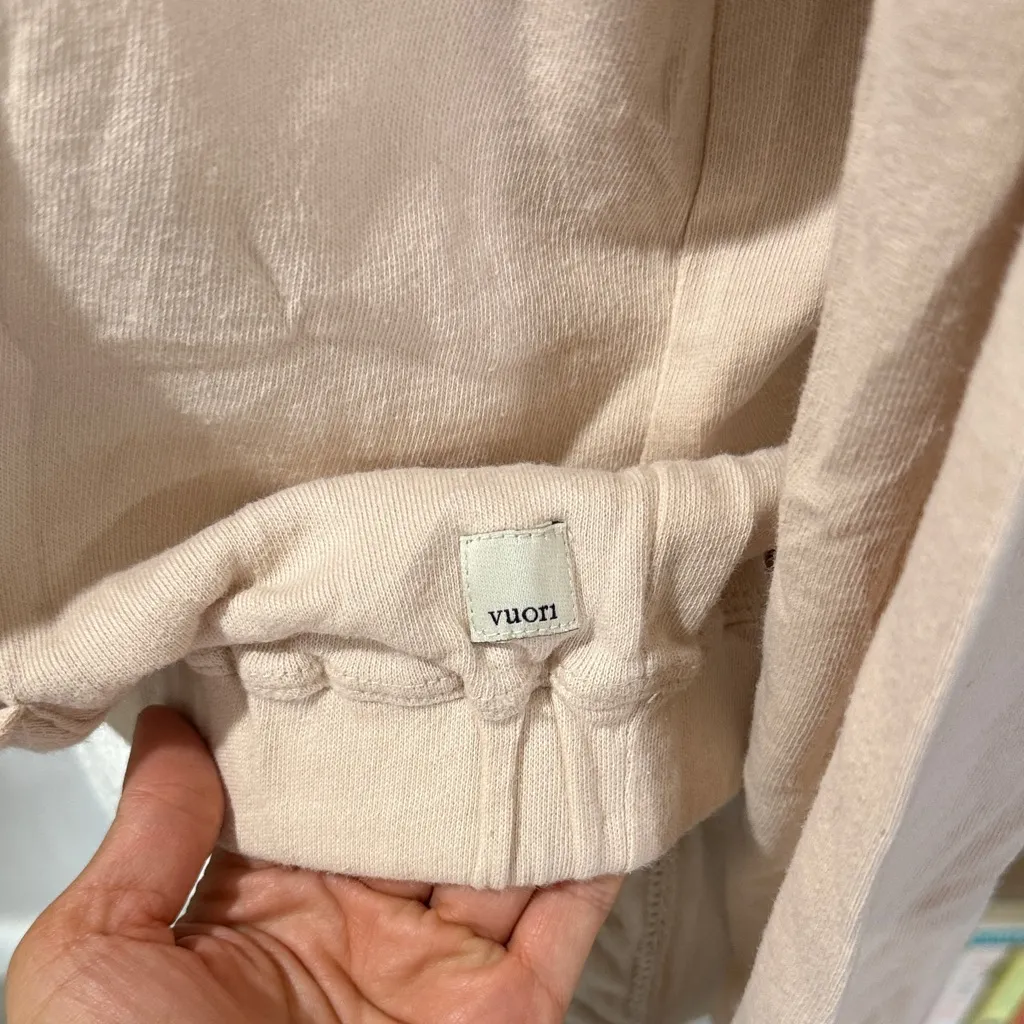 Vuori  cropped Half-Zip Pullover with kangaroo pocket - Image 4