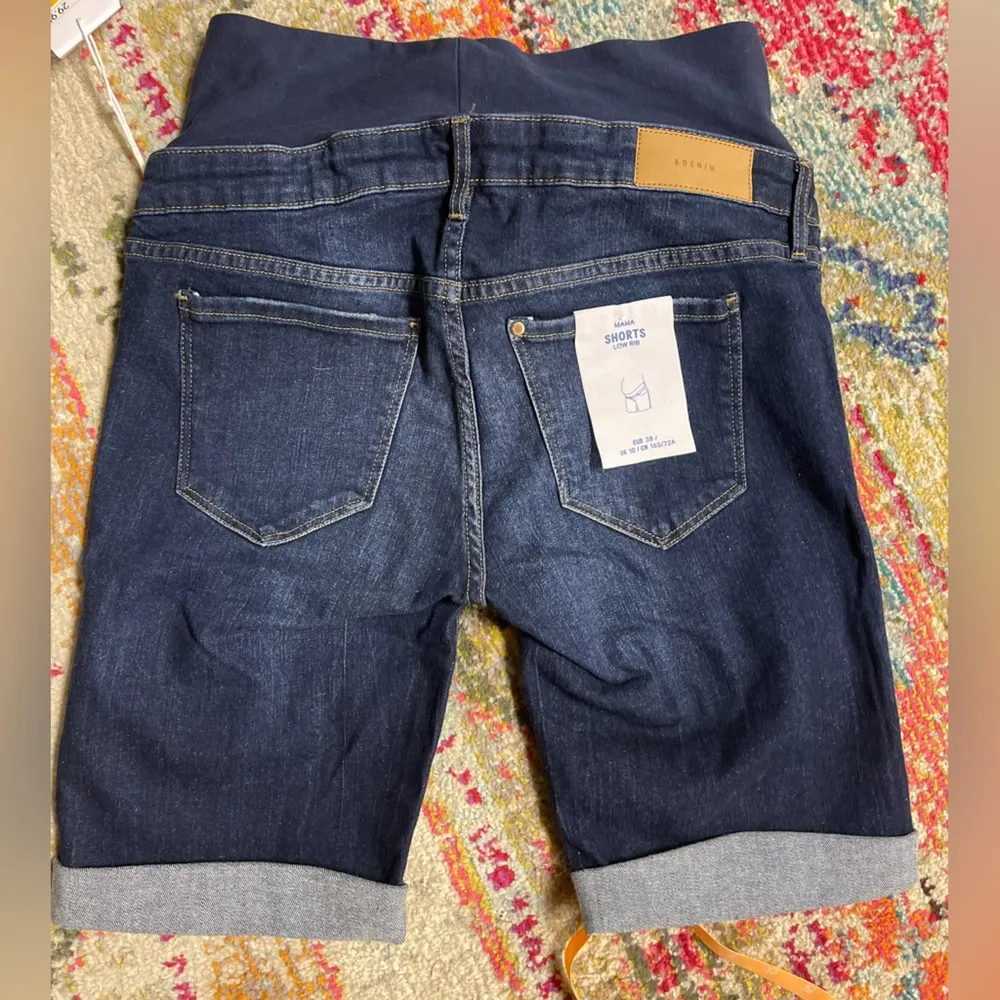 NWT  brand maternity shorts - Image 2