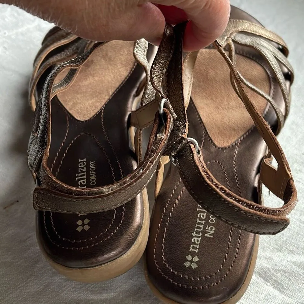 Naturalizer size 8.5Wide metallic gladiator style sandals. - Image 4