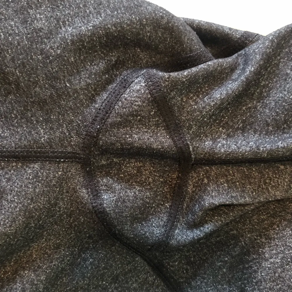 Lululemon Black and Grey Leggings Size 6 - Image 8