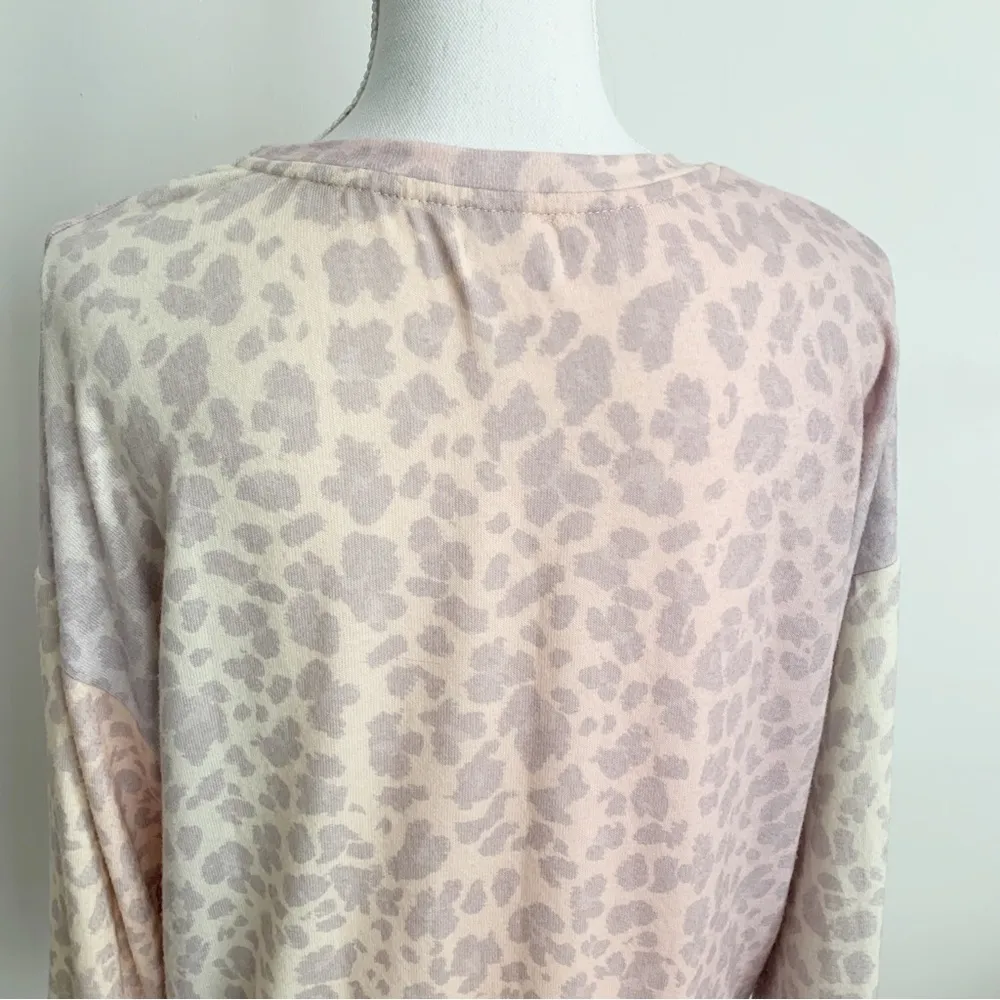 Sundry Rainbow Leopard Print Pullover Cozy Sweatshirt Size 2 Medium - Image 8