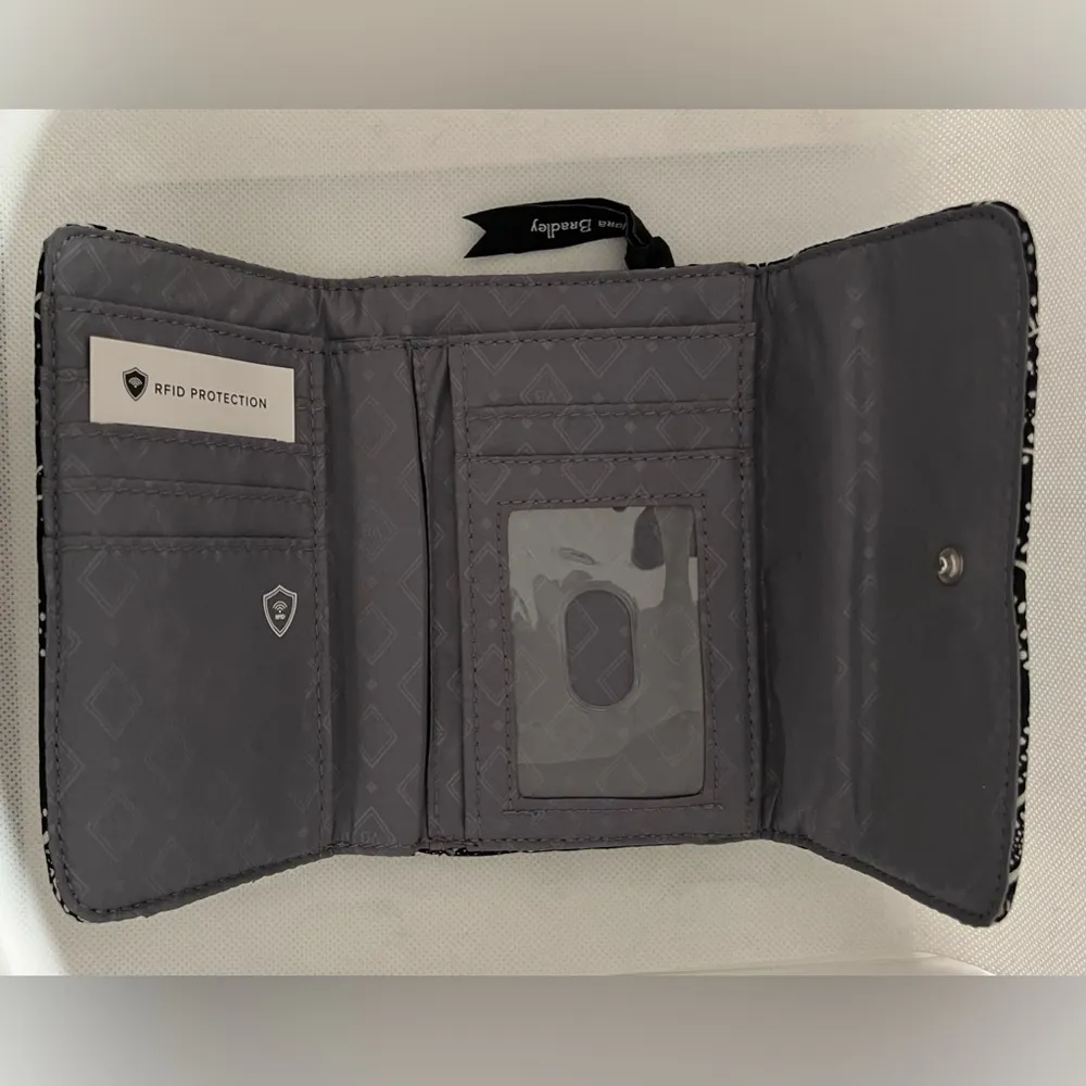 Vera Bradley | ladies Stellar Paisley RFID Euro trifold wallet. - Image 4