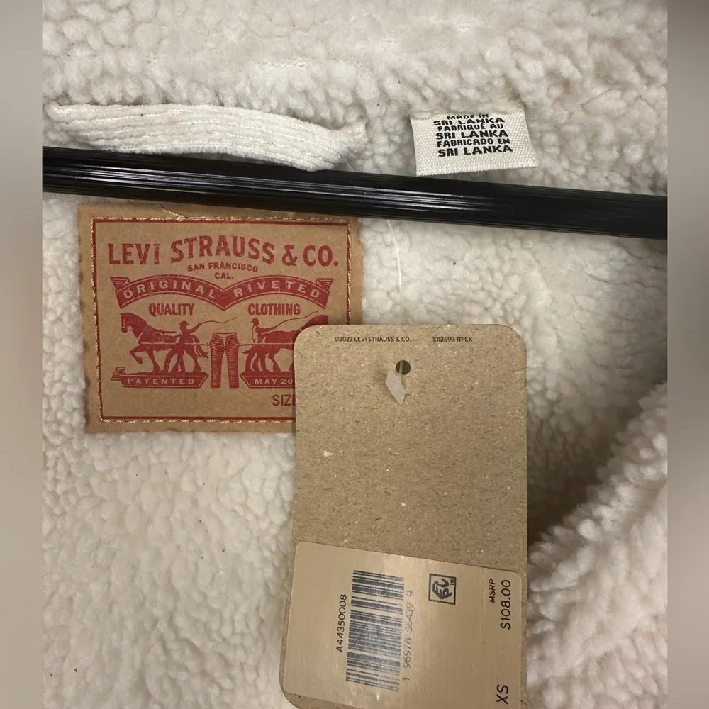 Levi's Sherpa lined jacket XS cream NWT womens Corduroy - pockets trucker jacket - Image 3