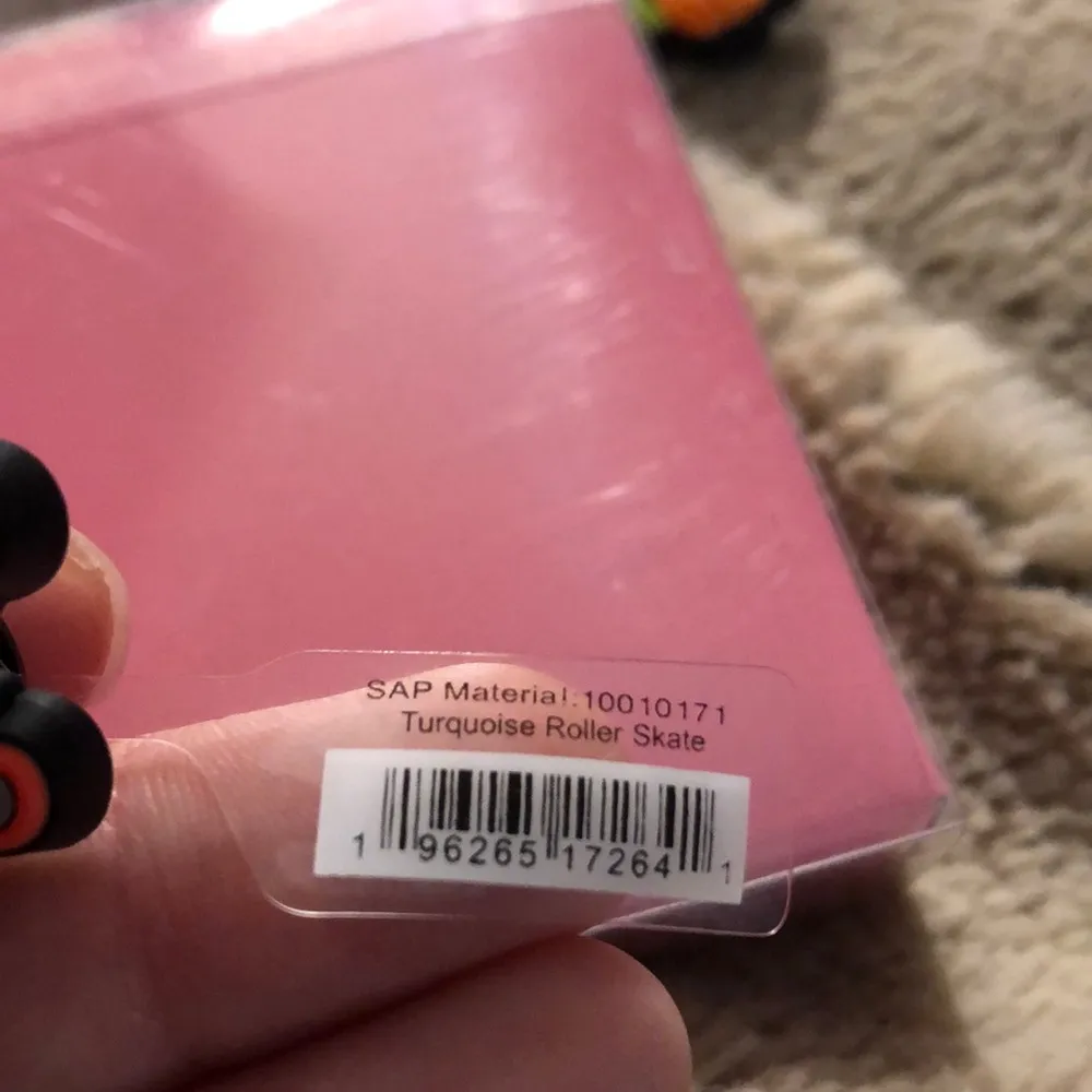 🌈 5 for $10 NWT Roller Skate Jibbitz Charm - Image 2