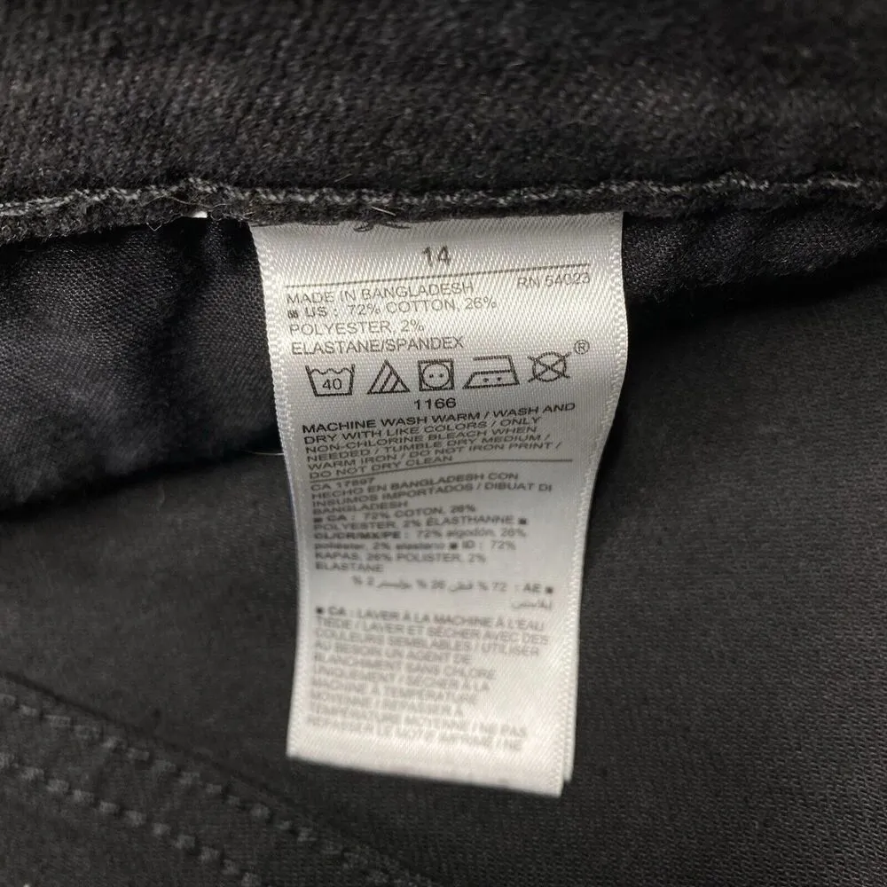 Old Navy Boyfriend Mid Rise Black Denim Jean Distressed Shorts Size 14 Women - Image 4