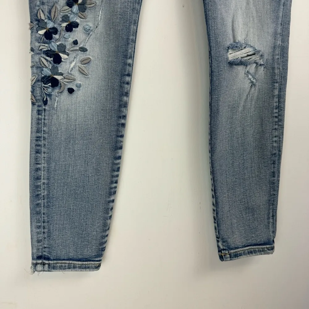 Silver Jeans Izzy Floral Embroidered Jeans Sz 28 Distressed - Image 8