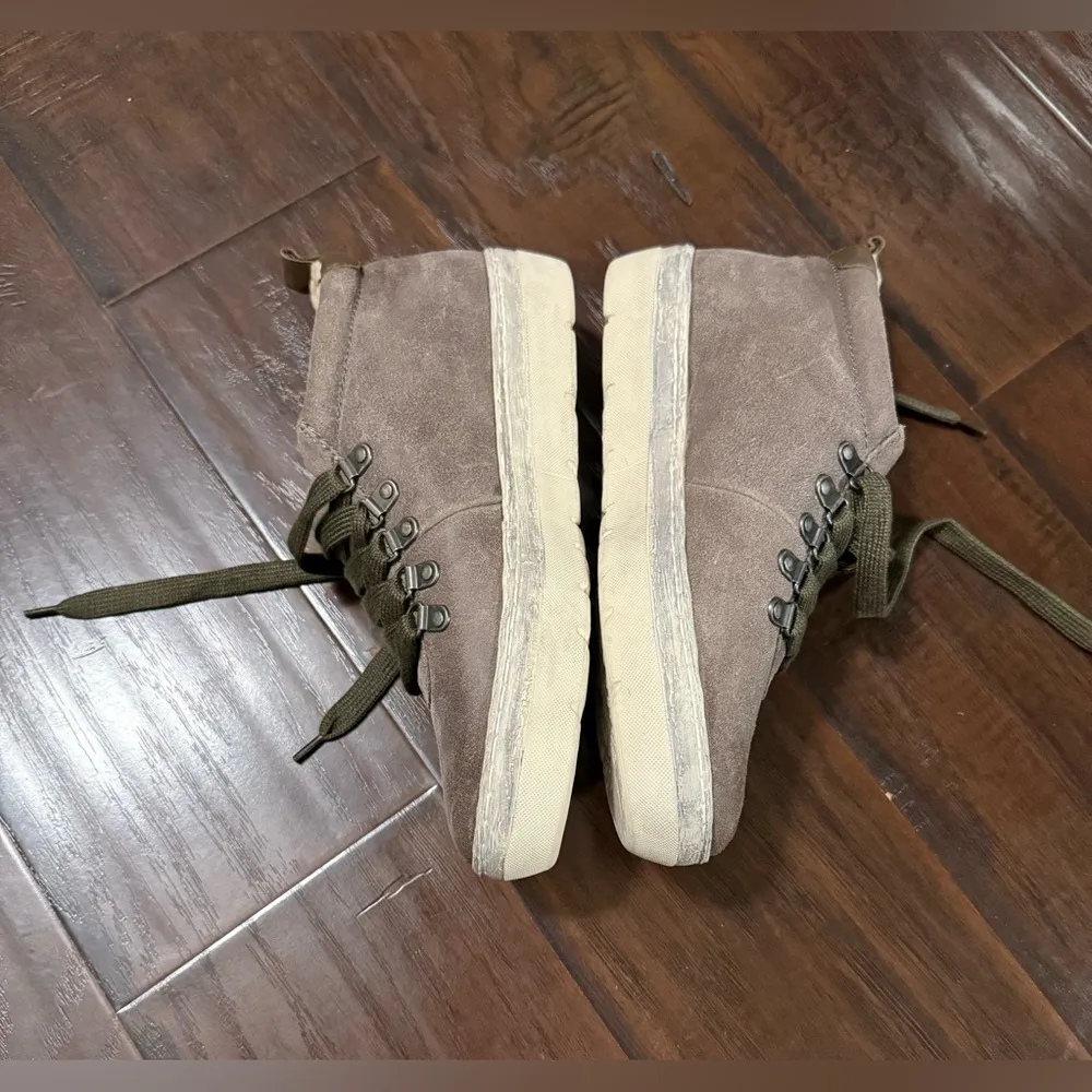 OTBT Women's Green Lake genuine leather sneaker Size 10 - Image 3