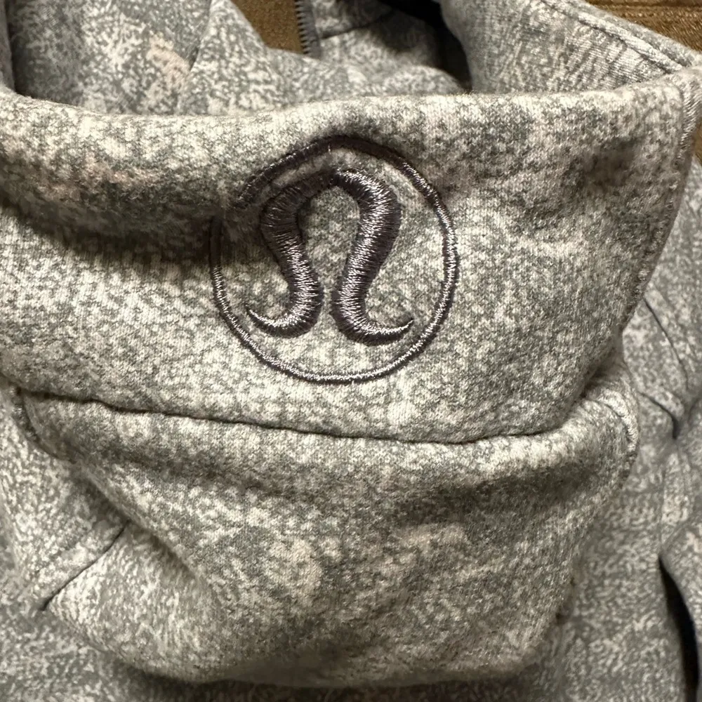 Lululemon Scuba Hoodie Light Cotton Fleece Heathered Space Dyed Gris Size 8 - Image 7
