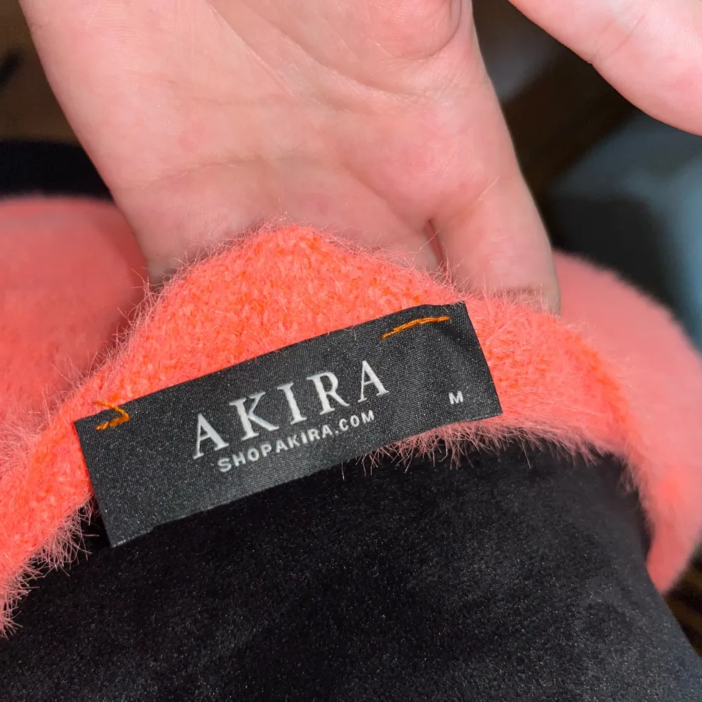 Akira fuzzy twist front crop top - Image 6