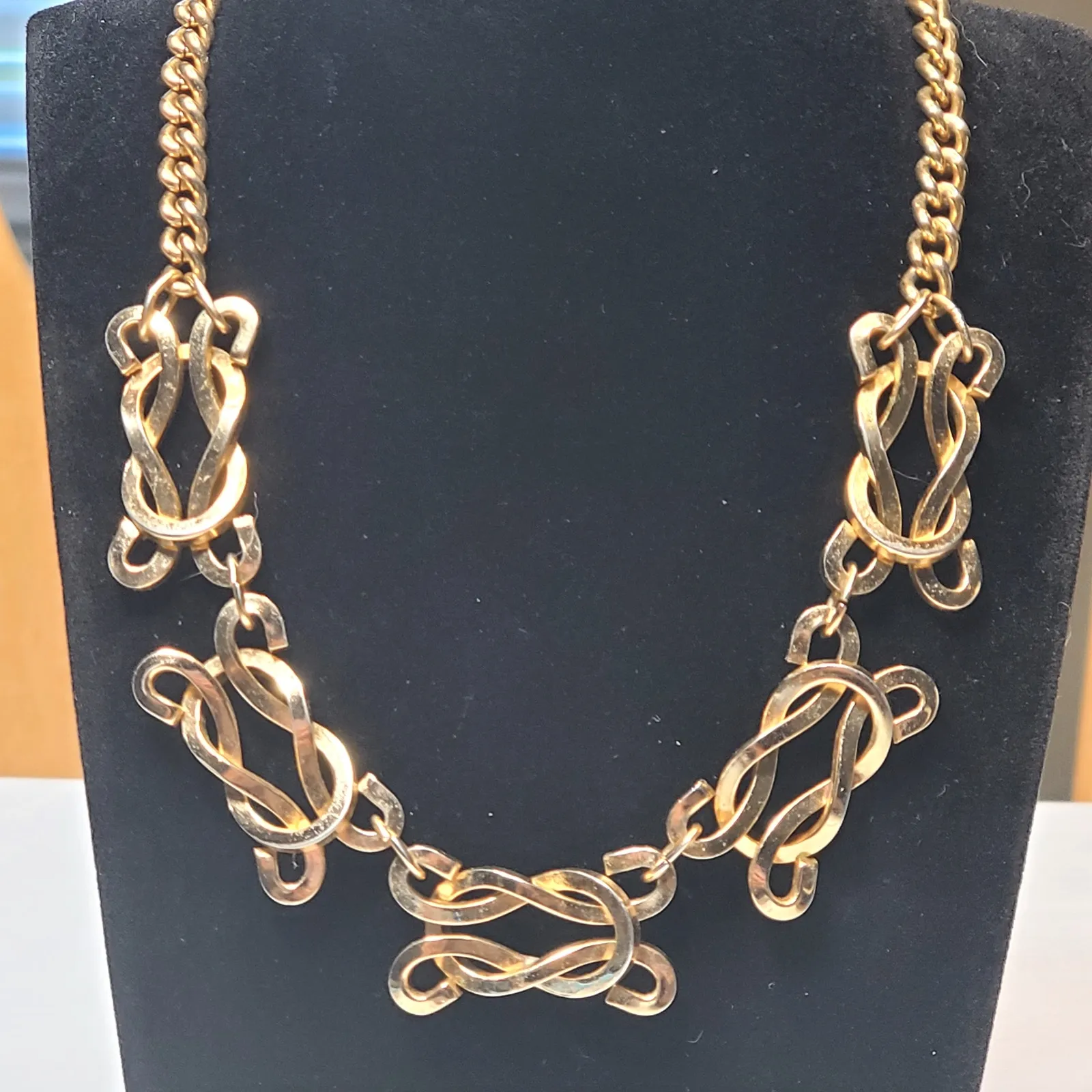 Gold Tone Chain Twisted Pendants Fold Over Clasp Vtg 14" - Image 2