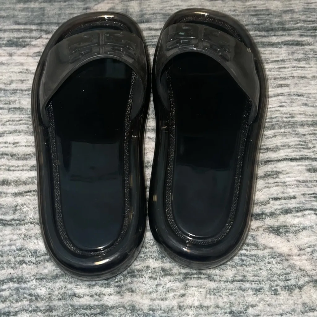 Tory Burch Bubble Jelly Slide Logo Detailed Vamp‎ Strap Sandal Classic Black - Image 5