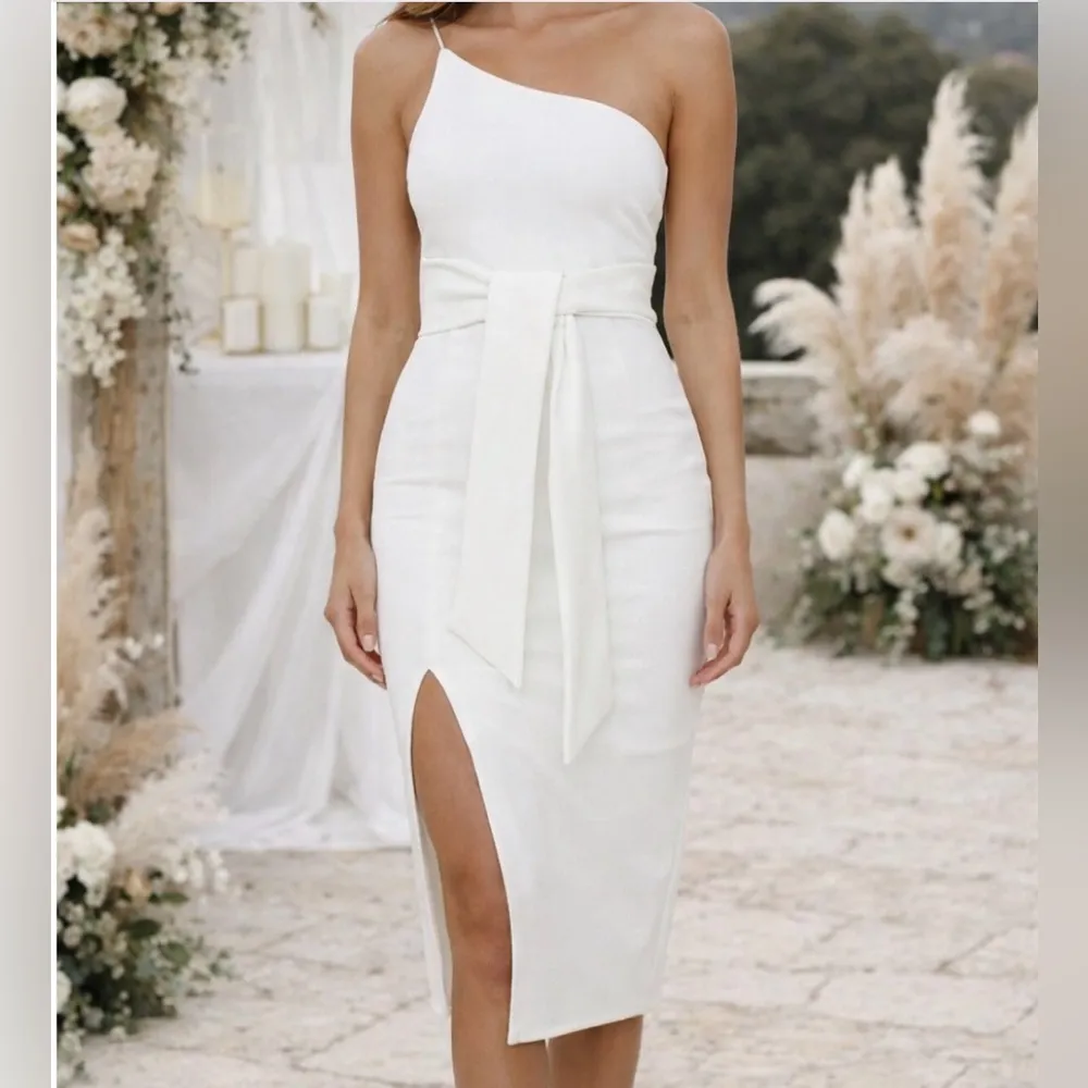 Hello Molly Taking it Back One Shoulder Cutout Bridal Bodycon Dress in White - Image 9
