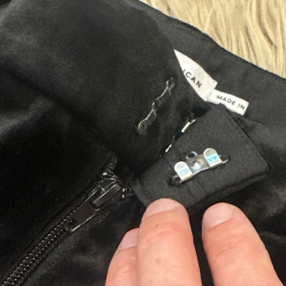 Good American Black velvet high-waisted wide-leg pants size 6/28 - Image 4