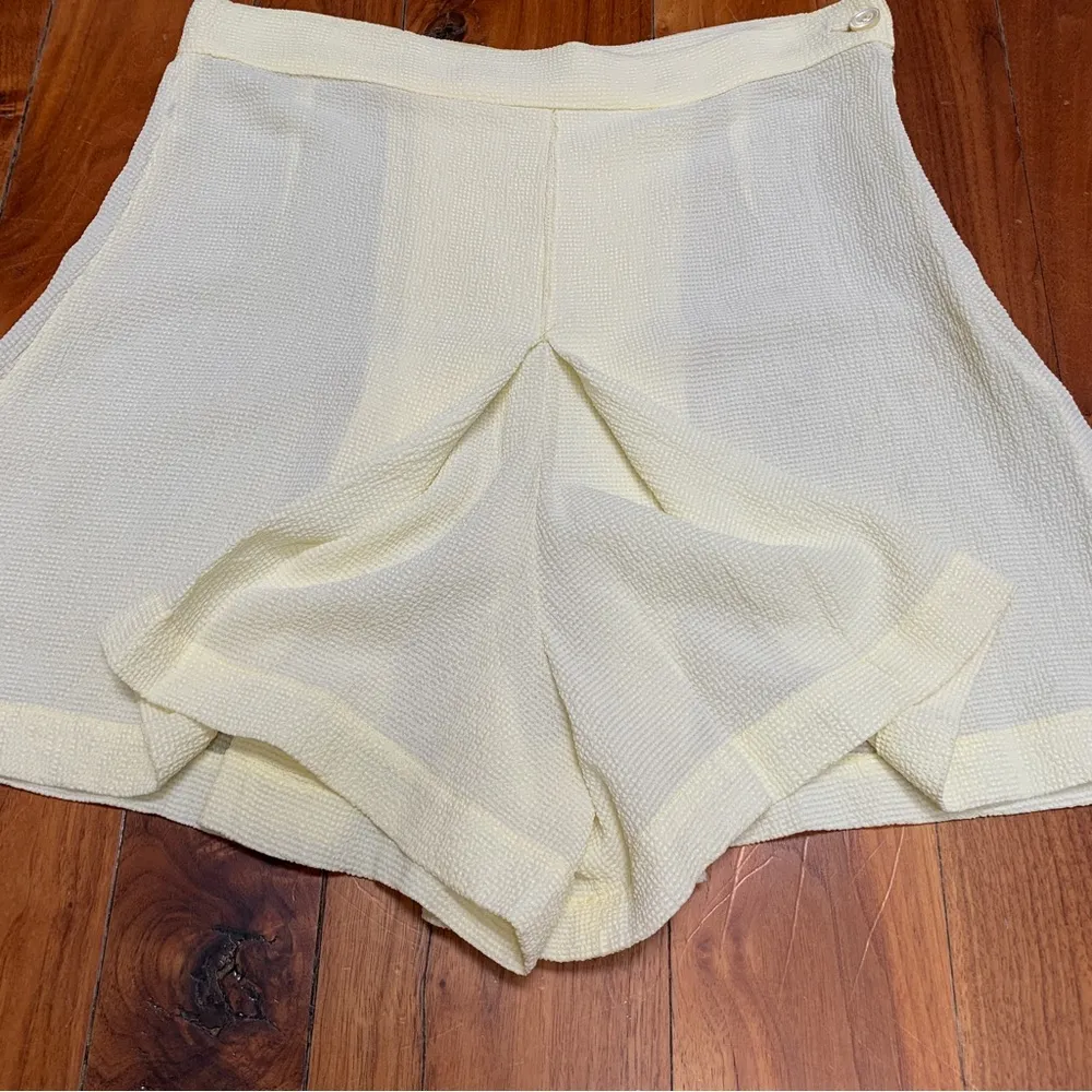 MIU MIU Shorts in Pastel Yellow size 42 - Image 4