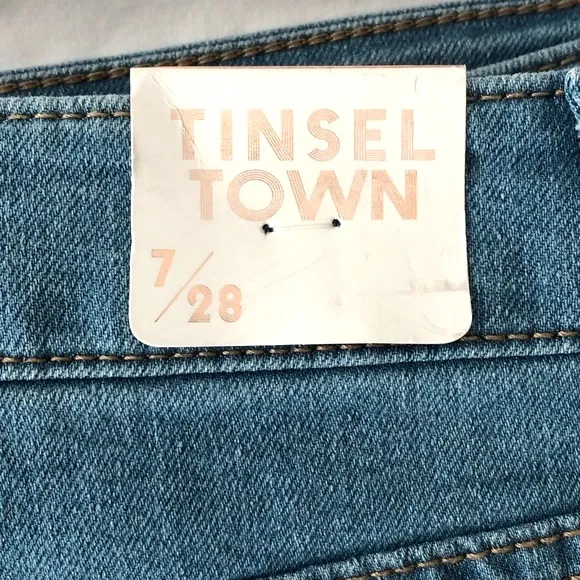 New Frayed Hem High Rise Jean Shorts Medium Wash Stretch Denim Juniors Size 7 - Image 11