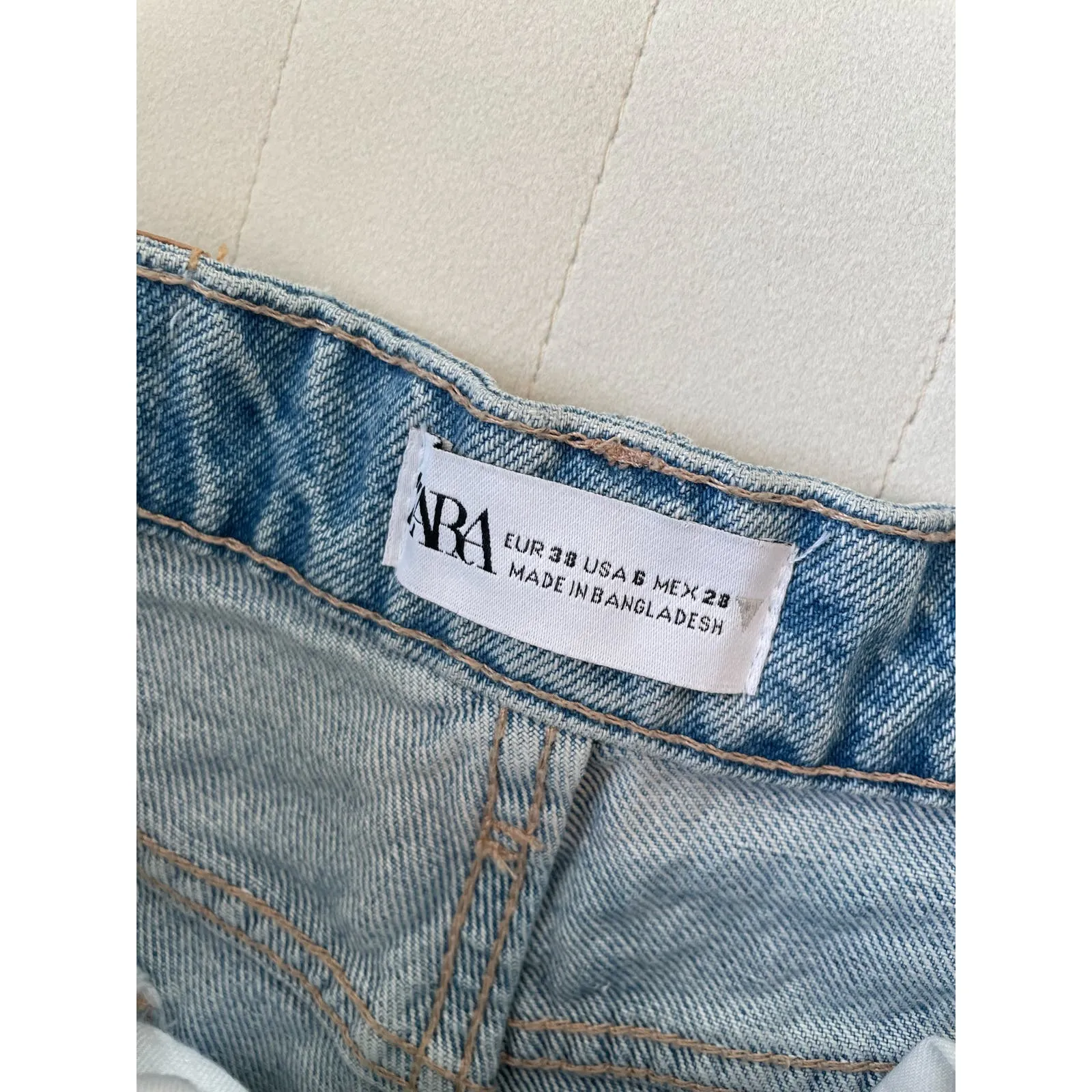 ZARA Distressed Denim Cut Off High Rise Shorts - Image 5