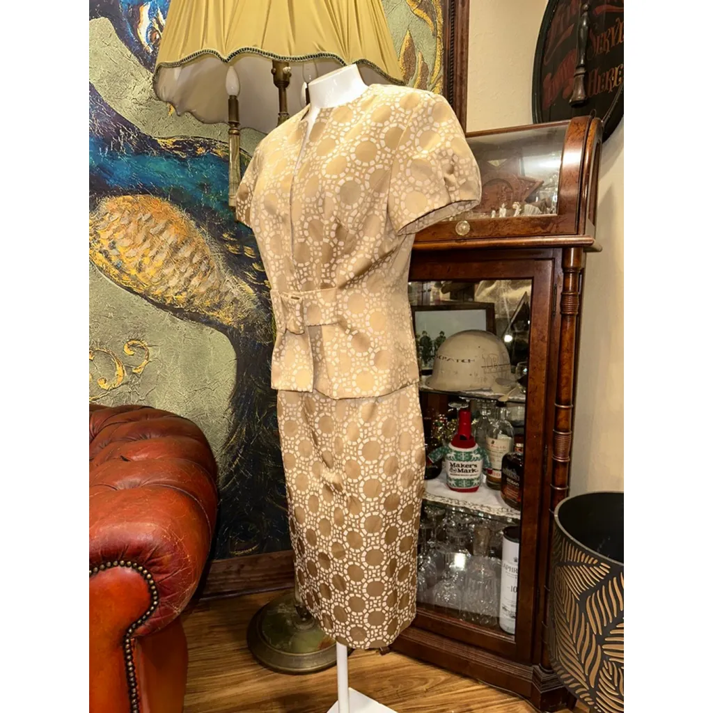 Women's Isabella Gold & White Patterned Pantsuit, Size 10 - Image 3