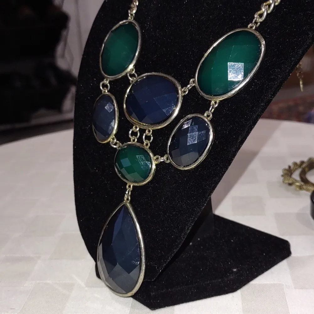 CLM Statement necklace Green - Image 4