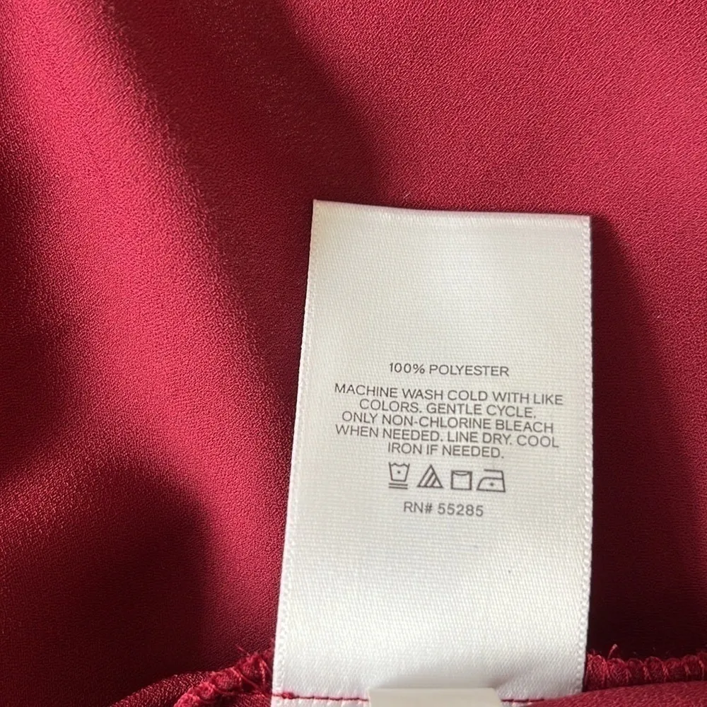 EXPRESS Women’s Crescent Classic button down Shirt in Burgundy size Small - Image 8