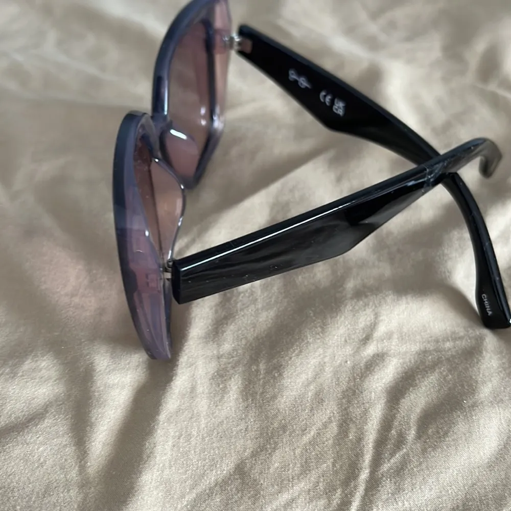 New Jessica Simpson Hollywood SunGlasses - Image 3