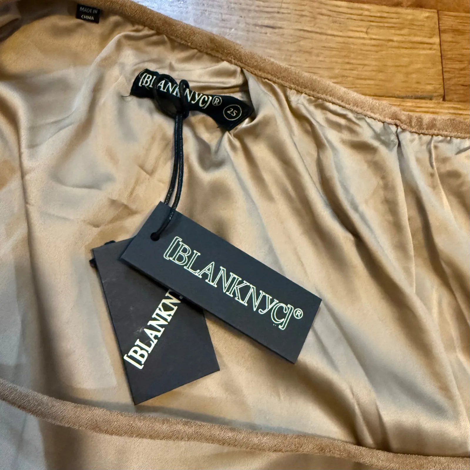 Blank NYC Women’s 25 Tan Faux Suede Lined Wrap Mini Skirt Cabin Moto Biker - Image 7