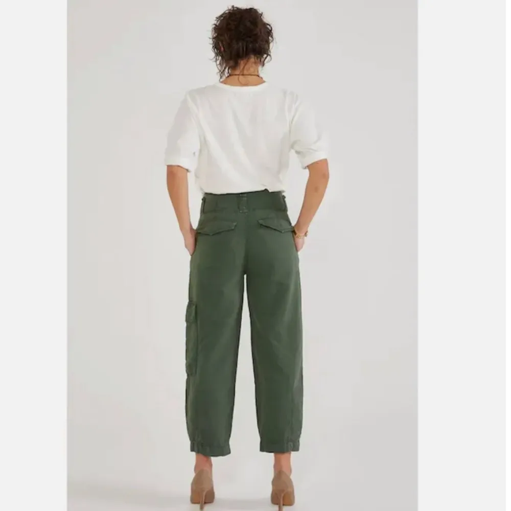 ÉTICA Juni Relaxed Cargo Pants in Forest Sz 28 Green - Image 2
