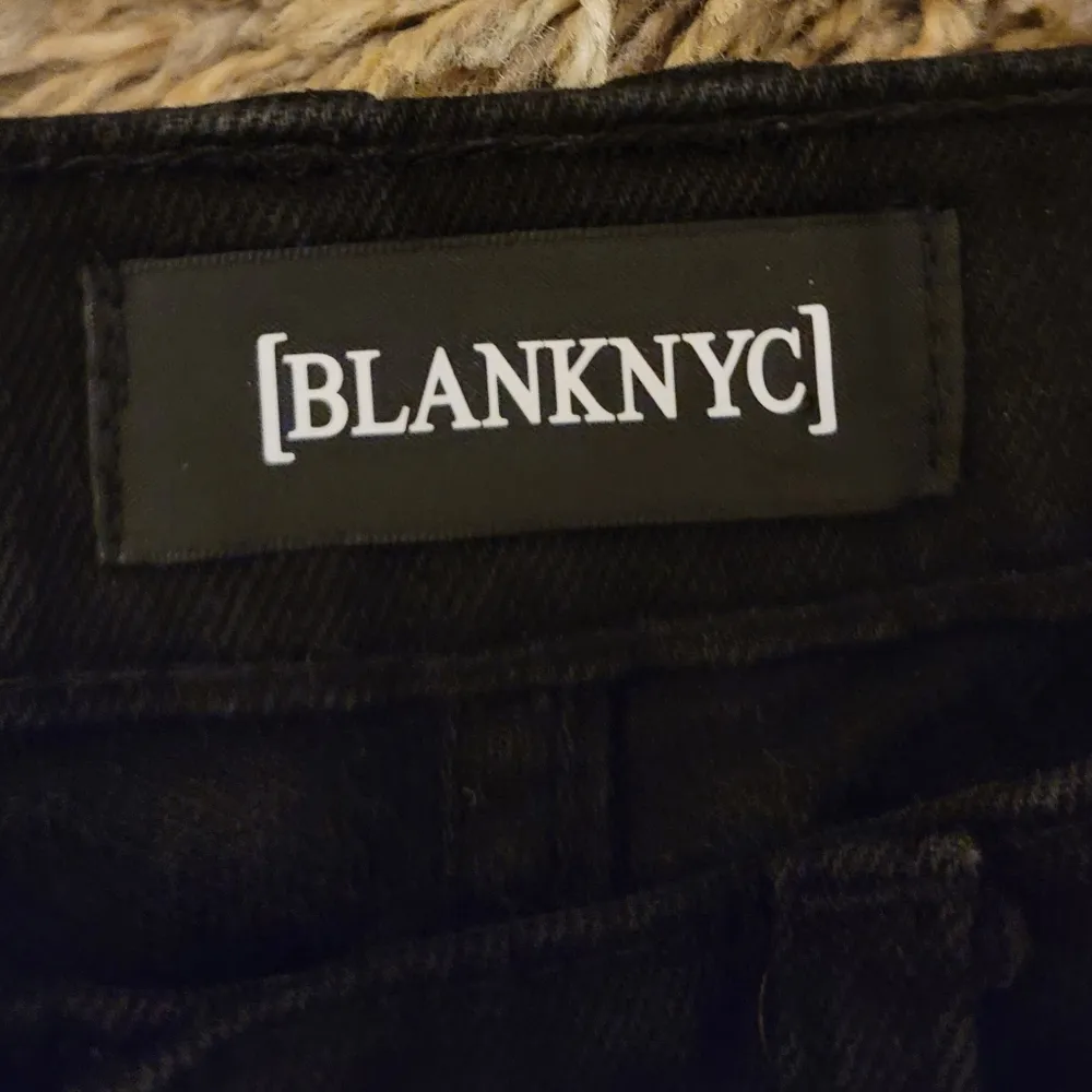 🔥SALE🔥Blank NYC Black Horbatio Distressed Ripped Skinny Jeans 28 - Image 2