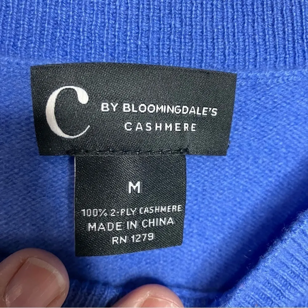 C by‎ Bloomingdale’s cashmere sweater periwinkle blue size medium - Image 4