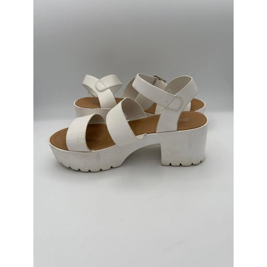 Women’s SODA Size 6 White Heeled Sandals - Image 5