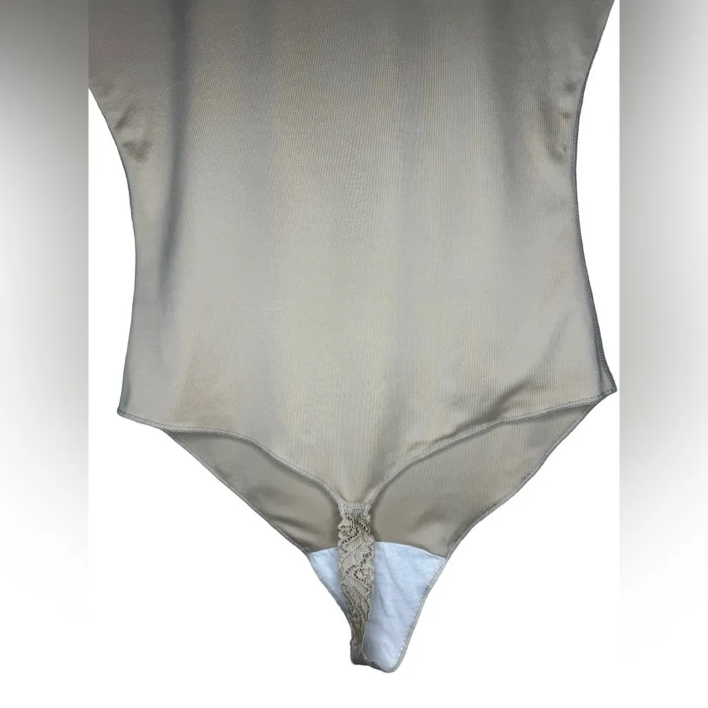 Spanx Hide and Sleek Thong Bodysuit Size Medium Nude - Image 7