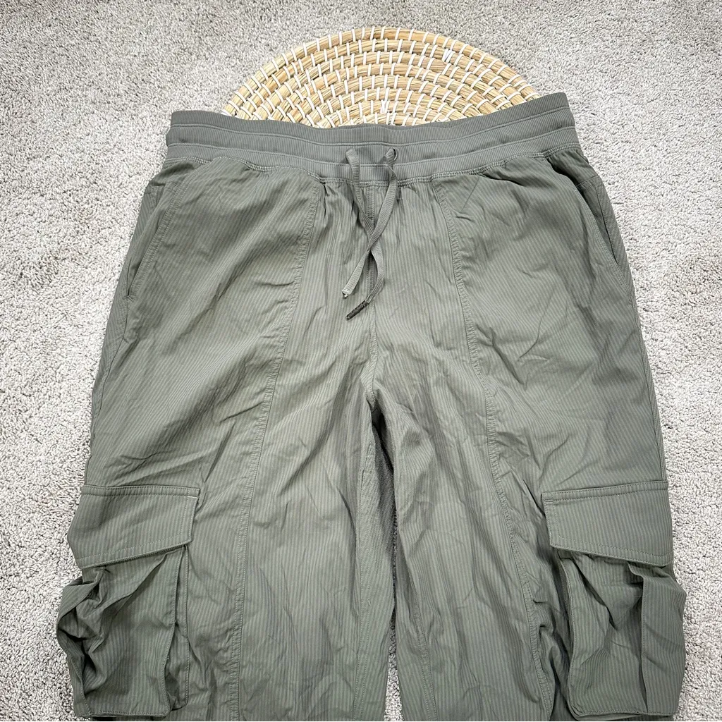 Lululemon Dance Studio Relaxed-Fit Mid-Rise Cargo Jogger Pants in Army Green M - Image 4