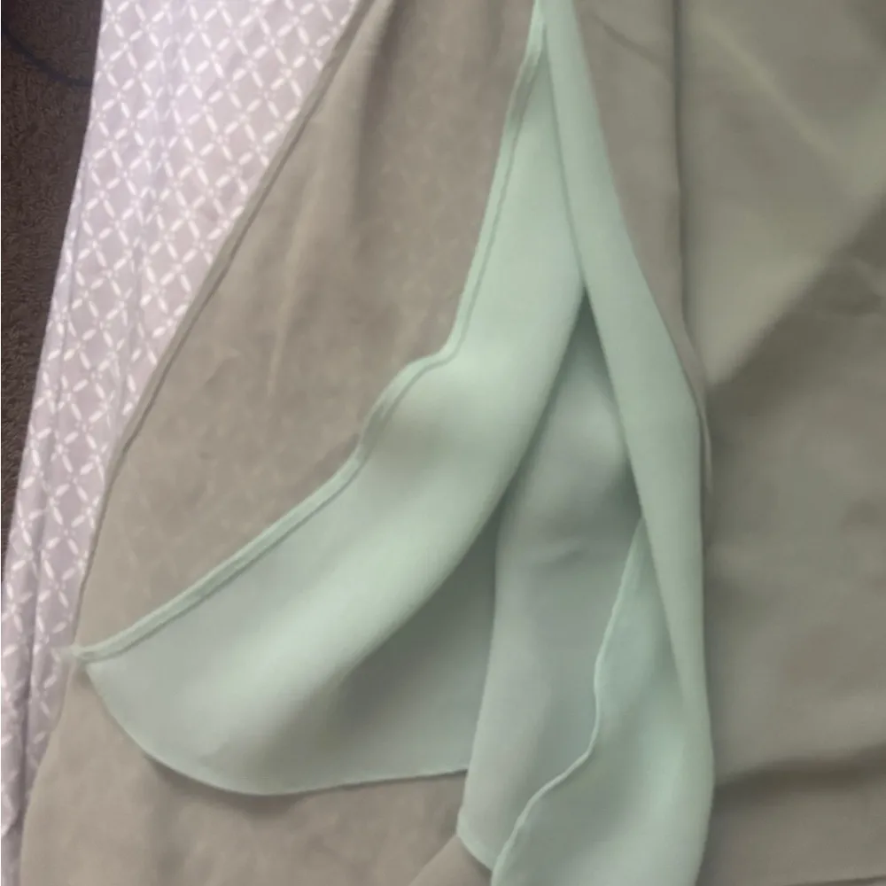 Elegant light Green Skirt Size L - Image 4