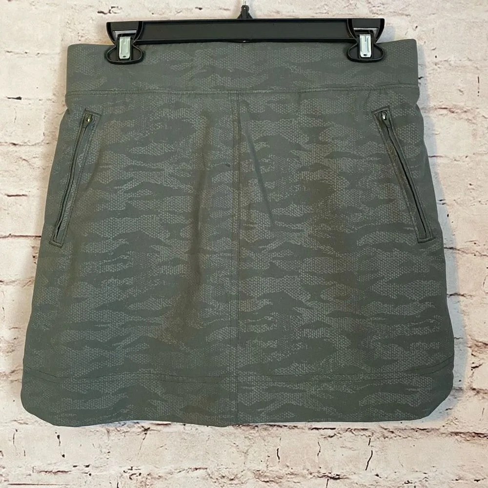 Orvis Travel Skort Skirt Shorts Camo Olive Green Comfort Womens Size Small - Image 2