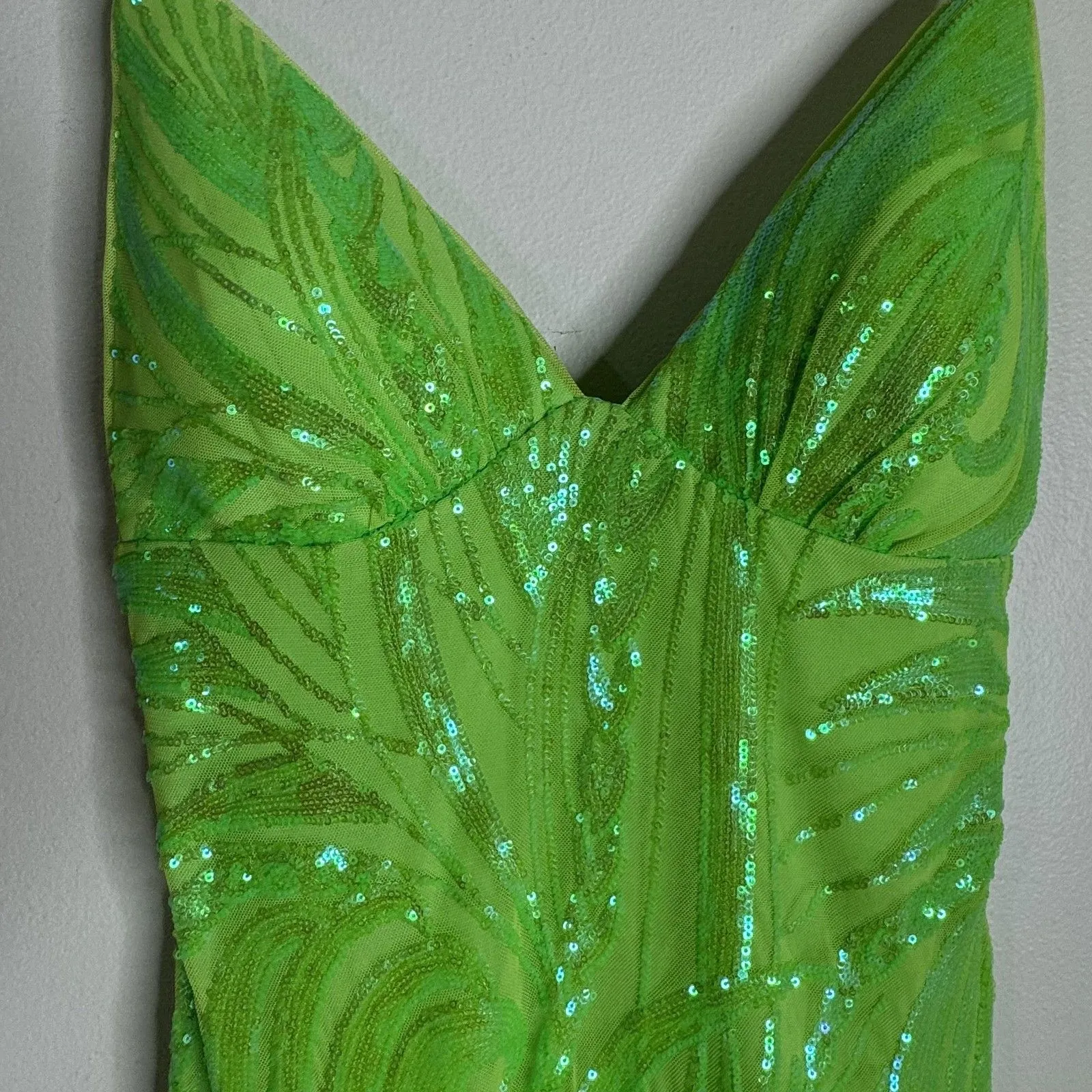 Morgan & Co Dress Womens 9 Green Sequin V Neck Spaghetti Strap Formal Prom Maxi Size undefined - Image 4