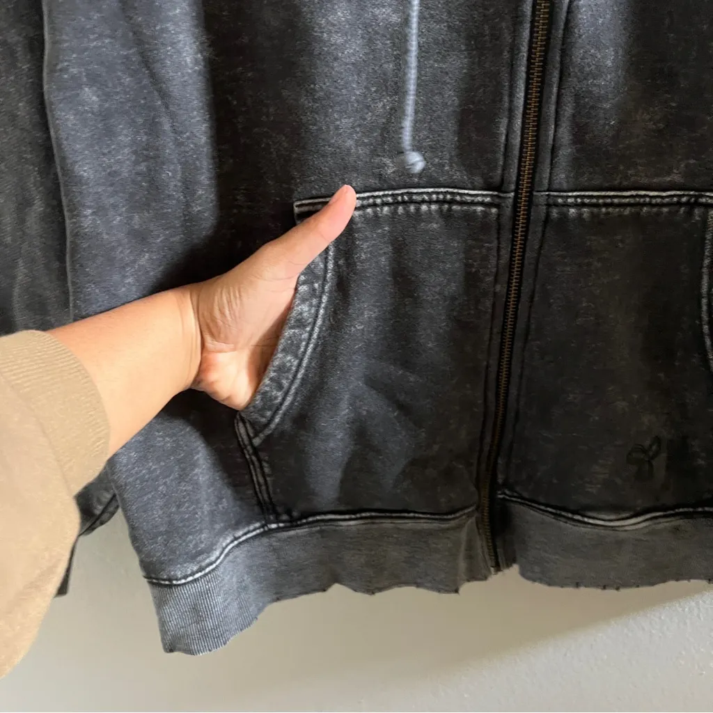 Aritzia Golden‎ TNA Loungewear Casual Charcoal Acid Wash Zip-Up Hoodie Size 2 - Image 3