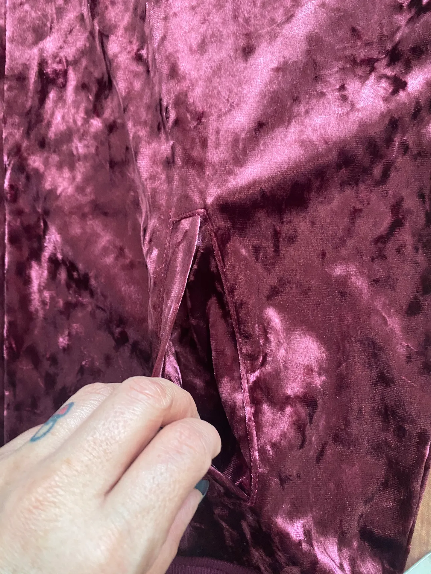 Velvet Funnel Neck Sweatshirt Sz M - Image 5