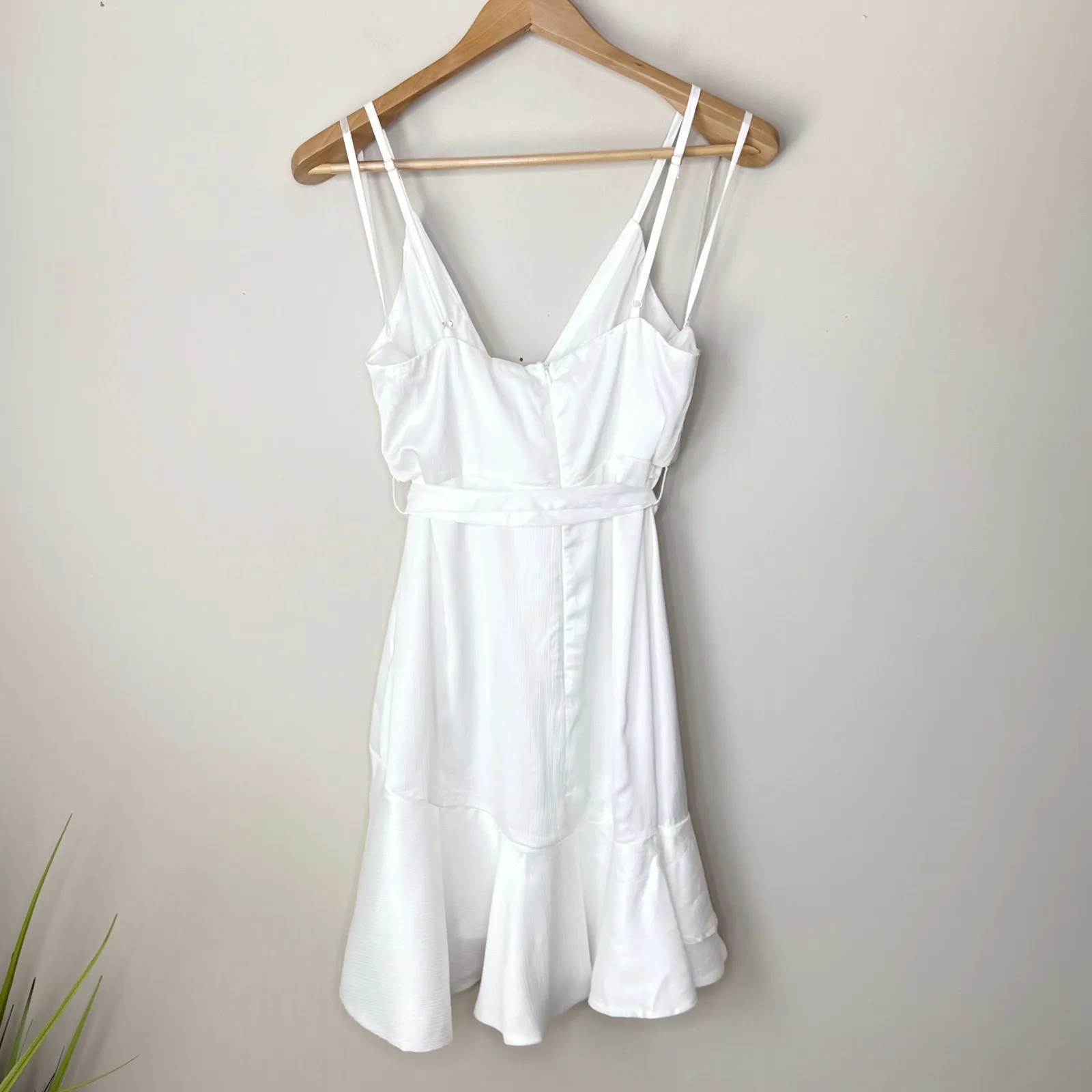 NEW NWT‎ Selfie Leslie Khandi Wrap Ruffle Dress White Tie Waist Women's XL - Image 6