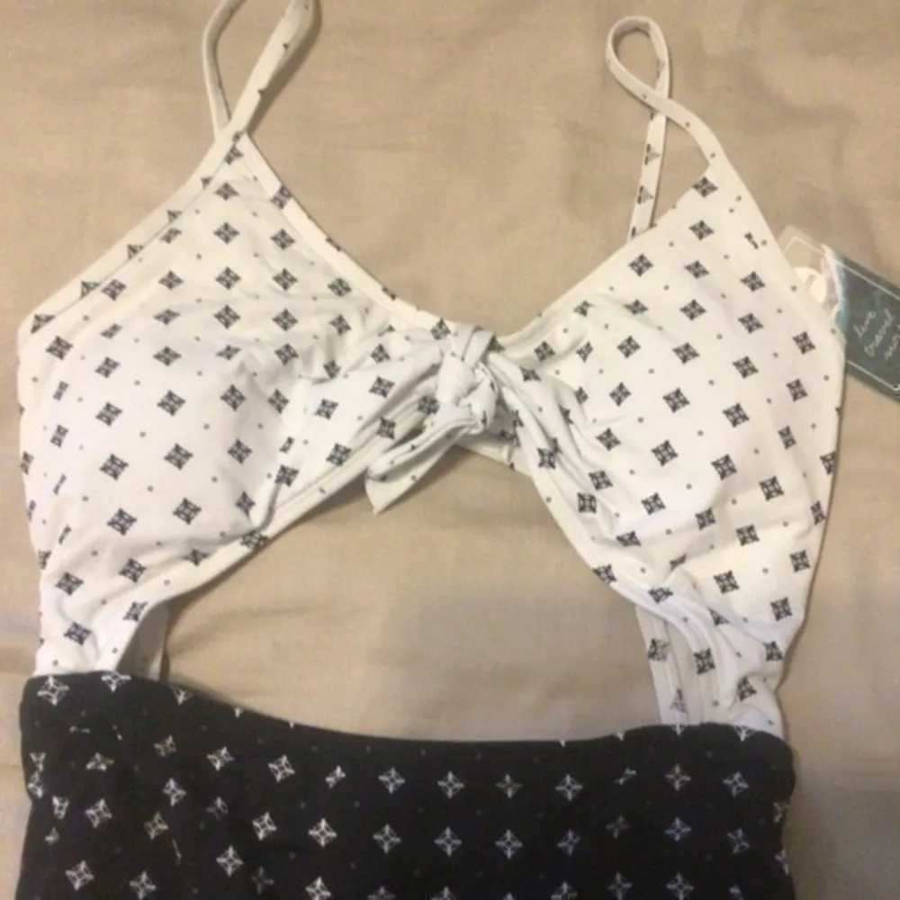 Eidon Surf one piece swim suit size small - Image 4