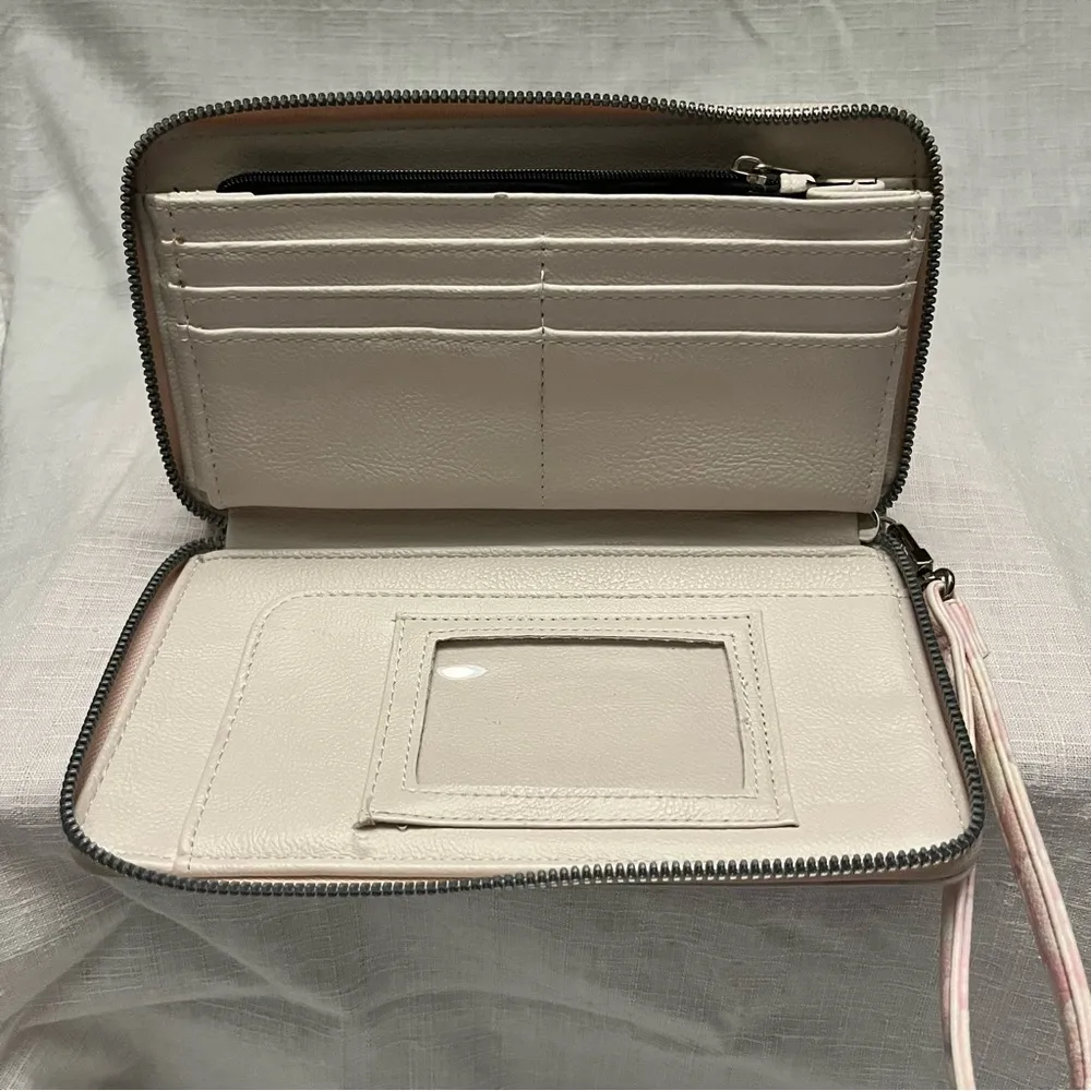 Betsey Johnson Pink and White Floral Wristlet - Image 4