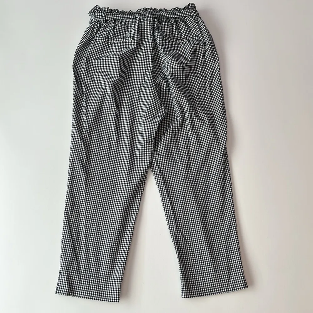 Forever 21 Black and White Checked Paperbag Waist Cropped Pants with self tie - Image 3