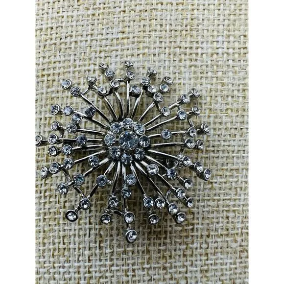 Vintage Starburst Atomic Rhinestone Brooch Pendant 3D Silver Tone‎ Center Flower - Image 4