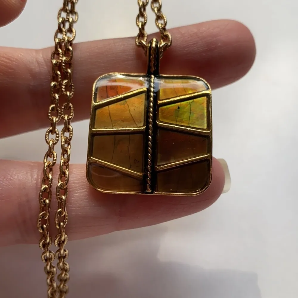 Monet Brass-Tone Chain Necklace w Pendant gold‎ black yellow tone square Vintage - Image 3