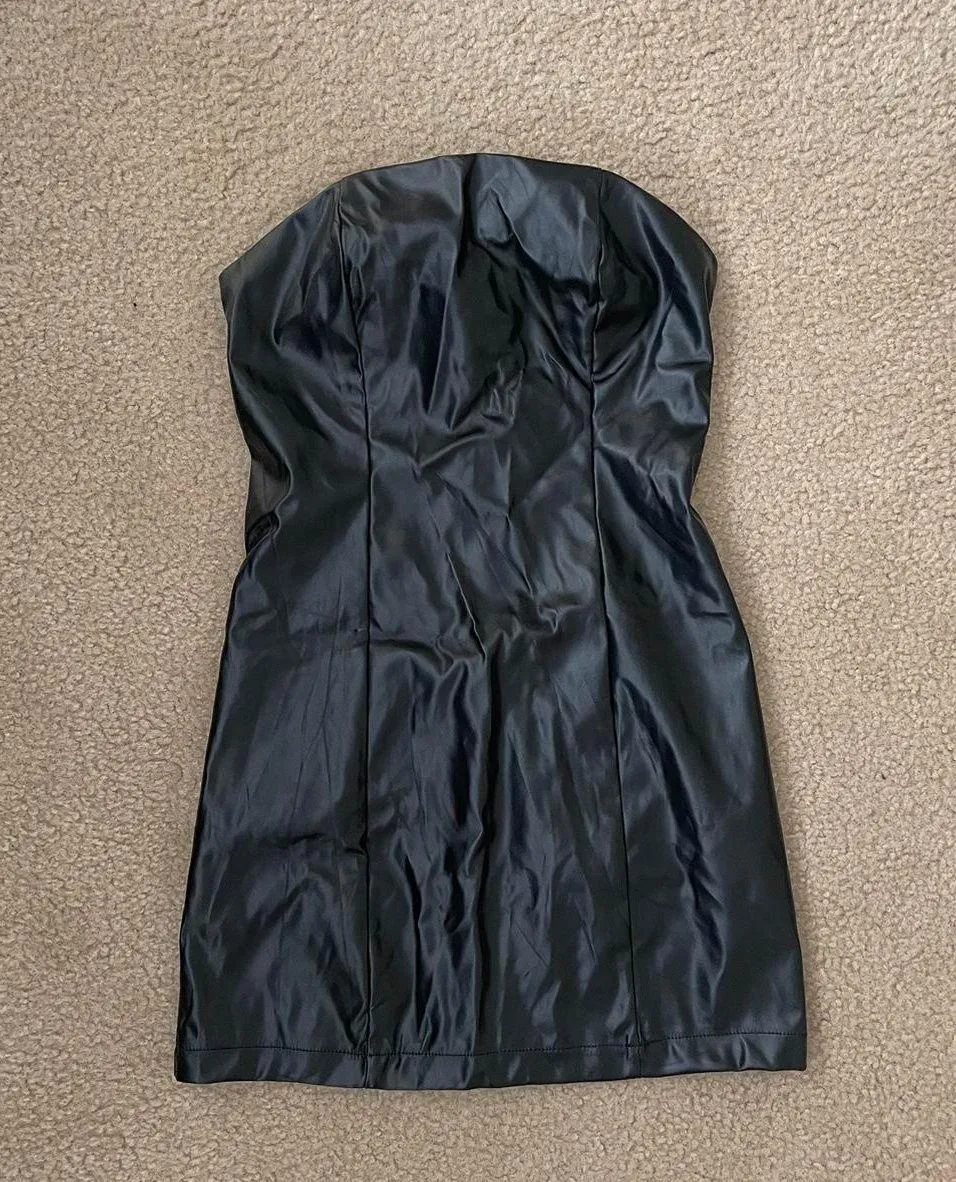 LEATHER BODYCON MINI DRESS - Image 2