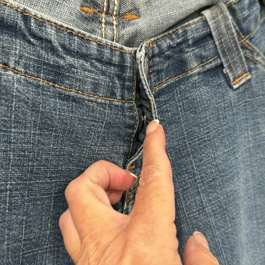 Levi’s Jeans 520 Too Superlow Stretch Flared Bootcut Y2K 00s Button Fly Denim - Image 4