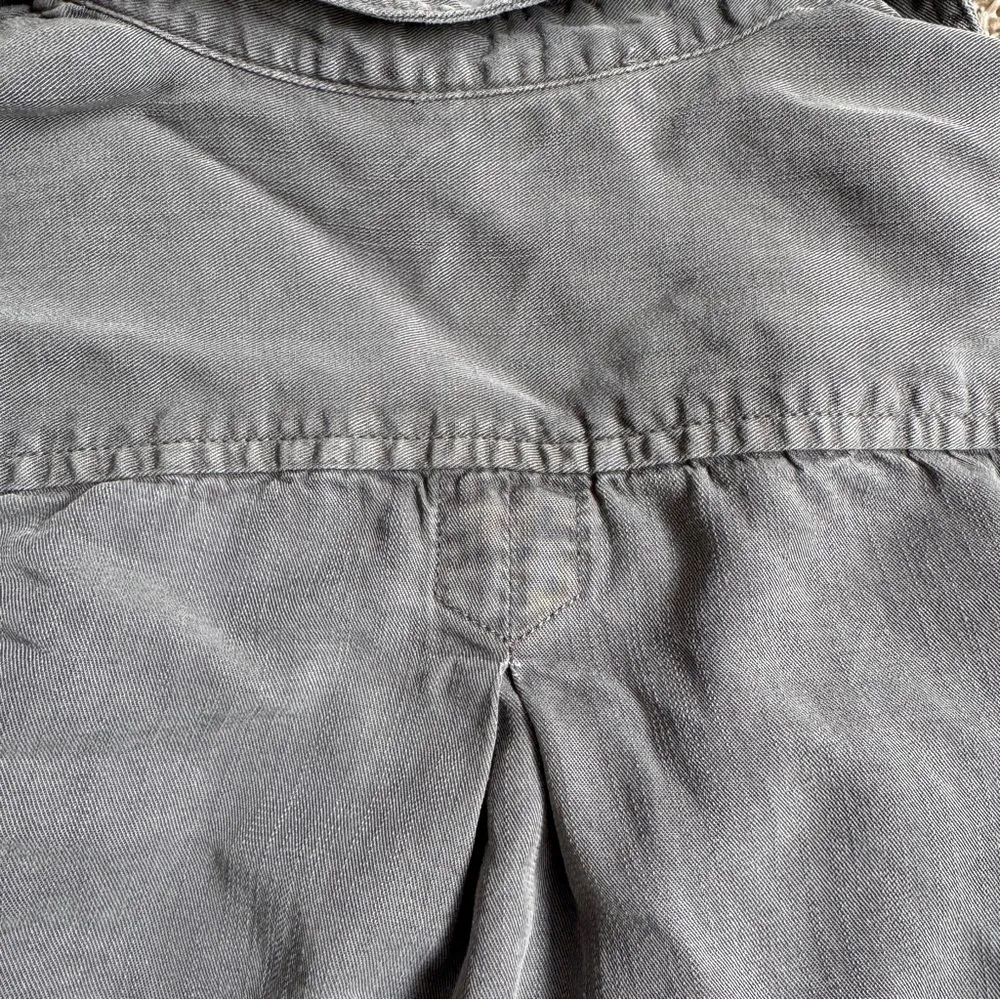 Natural Reflections Grey Button Down Long Sleeve Shirt Front Pockets size medium - Image 7