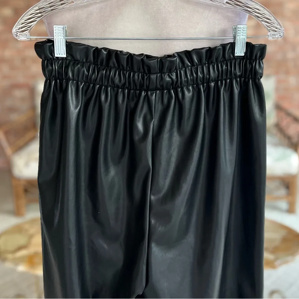 She + Sky Pants Cropped Black Faux Leather Paperbag M - Image 9